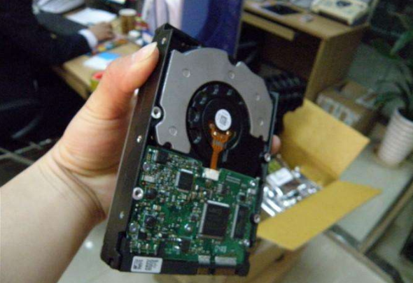 服務(wù)器維護經(jīng)驗談:硬件升級注意事項(圖4) 服務(wù)器維護經(jīng)驗談:硬件升級注意事項(圖4)